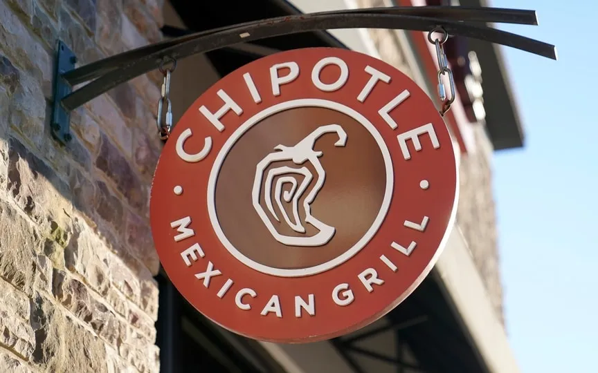 From making tortilla chips and guacamole to making full-fledged tacos and burritos, Chipotle robots have been quite effective. These 5 points explain the tech. (AP)