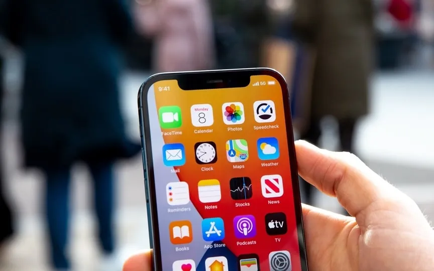 Apple is reportedly planning to develop its 6G infrastructure as it struggles to continue the development of its 5G modem. (Unsplash)