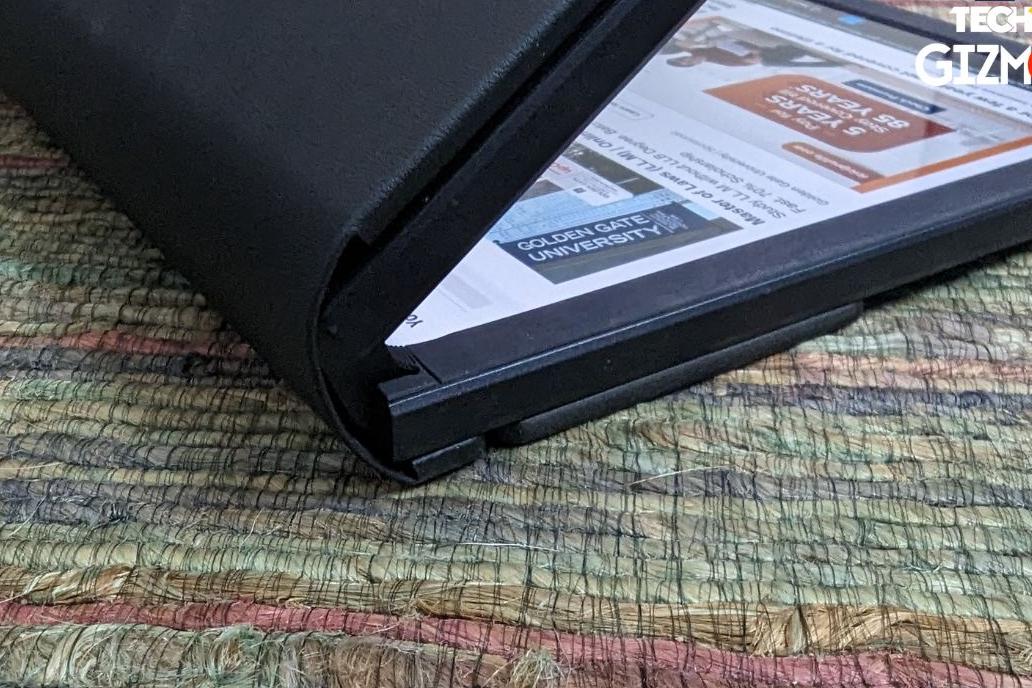 The hinge on the foldable laptop makes it flexible