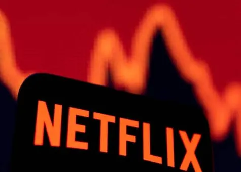 Netflix Inc beat Wall Street earnings estimates for the first quarter but offered a lighterthanexpected forecast on Tuesday, demonstrating the challenges that the mature streaming service faces in its pursuit of growth.