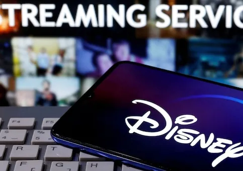 Disney plans to reduce its workforce by 7,000 jobs as part of a larger reorganisation that will see the company cut $5.5 billion in costs.