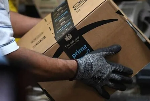 A delivery executive of an ecommerce firm allegedly stole 10 iPhones by replacing them with dummy phones on the way to deliver them to the customer.