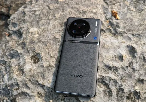 Vivo's new flagship phone brings a lot of excitement but does it have enough in the tank to rival the best? We find out in this review.