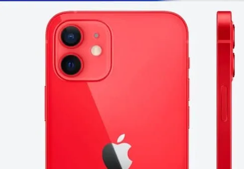 Apple had adopted a diagonally-arranged rear camera layout starting with the iPhone 13 series, which continued with the iPhone 14 and iPhone 14 Plus.