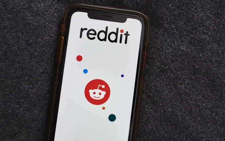 Know everything that’s happening with Reddit. (Bloomberg)