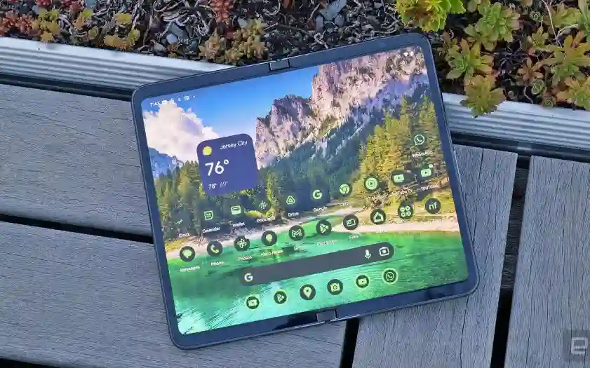 Google is the first major manufacturer to offer a self-repair program for a foldable.