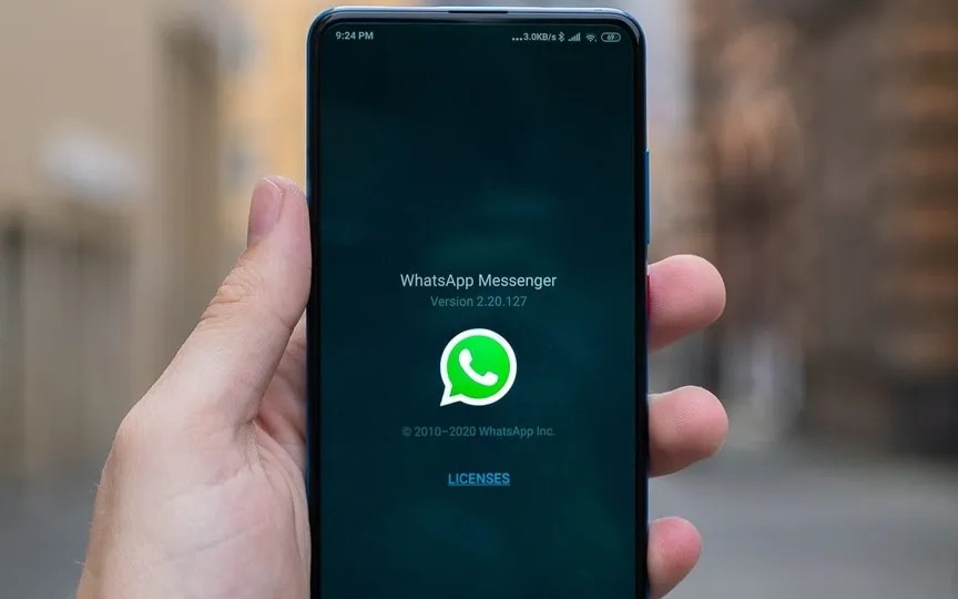 WhatsApp users need to be careful about clicking on this dangerous link. (Unsplash)