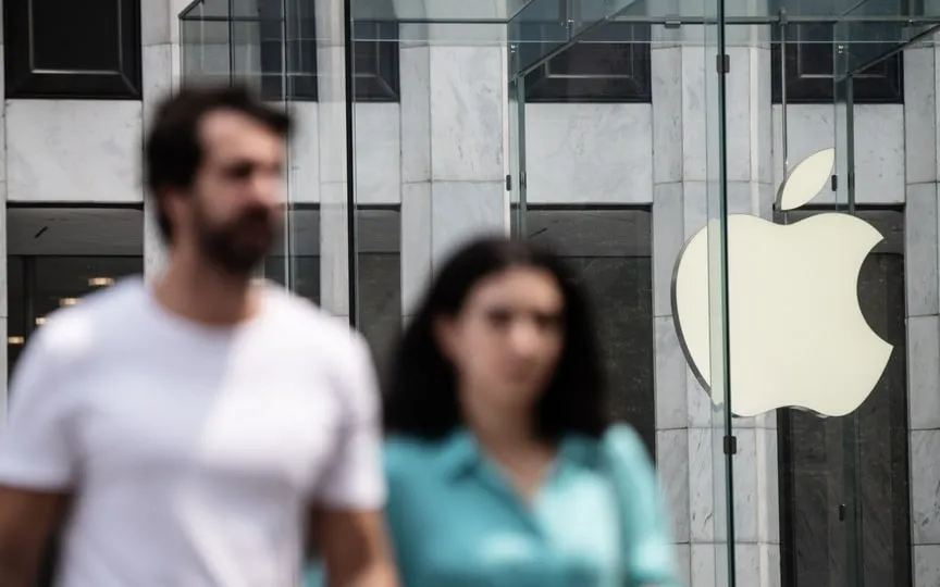 Apple Inc files a complaint in response to what they called bad faith negotiations. (Bloomberg)