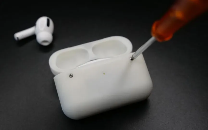 Ken Pillonel offers the 3D-printed schematics and instructions for free.