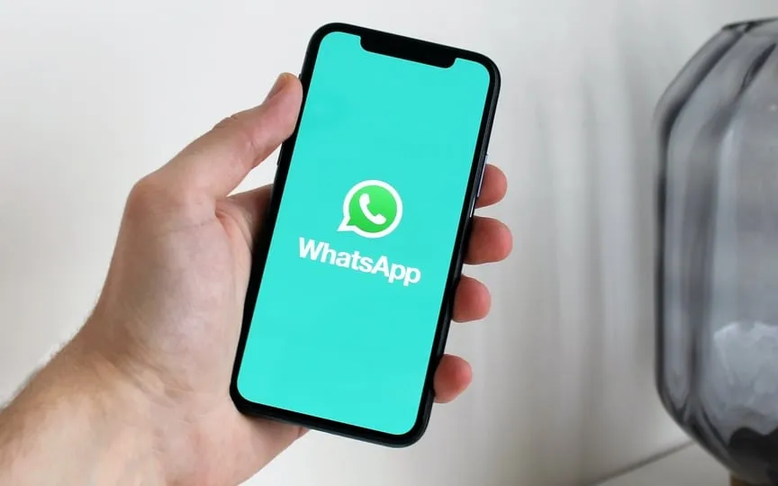 Whatsapp allows users to send short video messages.