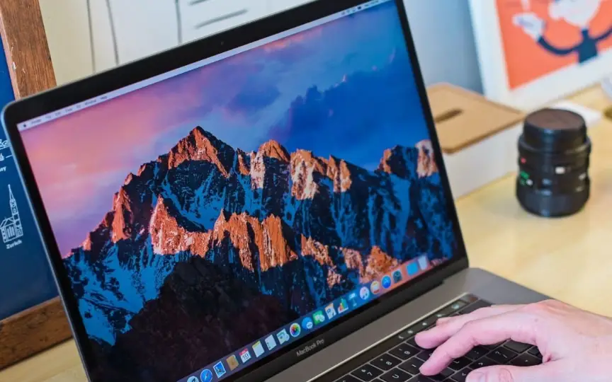 MacOS users have been warned about installing browser updates through third-party sources which could prove costly for their personal details.