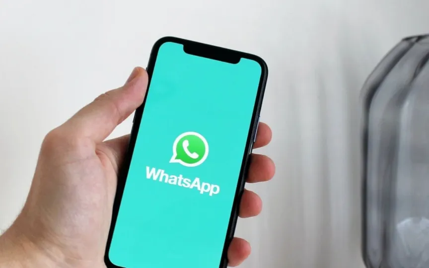 WhatsApp is now widely rolling out to more users the ability to apply fresh formatting styles to their text messages: Code Blocks, Quote Blocks, and Lists.