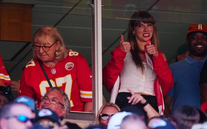 ChatGPT was asked if Taylor Swift is dating Kansas City Chiefs tight end Travis Kelce. (Photo by Jason Hanna / GETTY IMAGES NORTH AMERICA / AFP) (AFP)