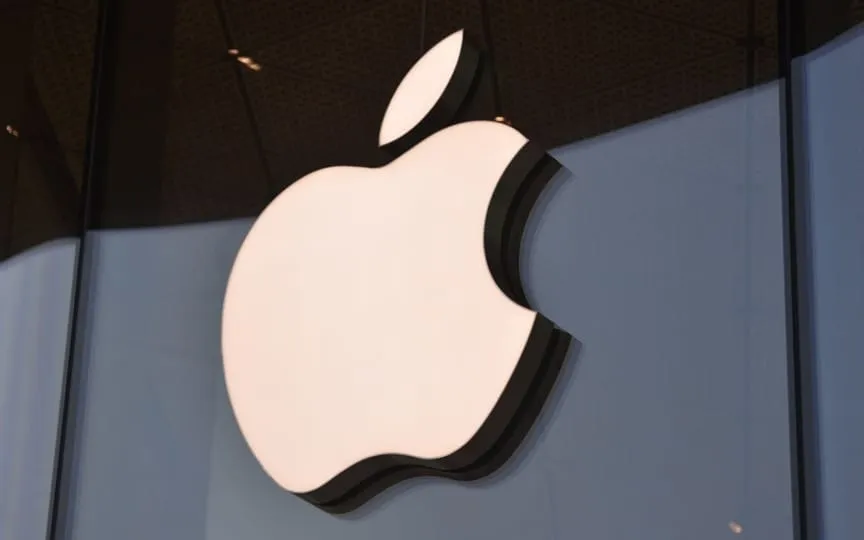 Apple kept the possibility of replacing Google with Bing as a negotiation tool. (Bloomberg)