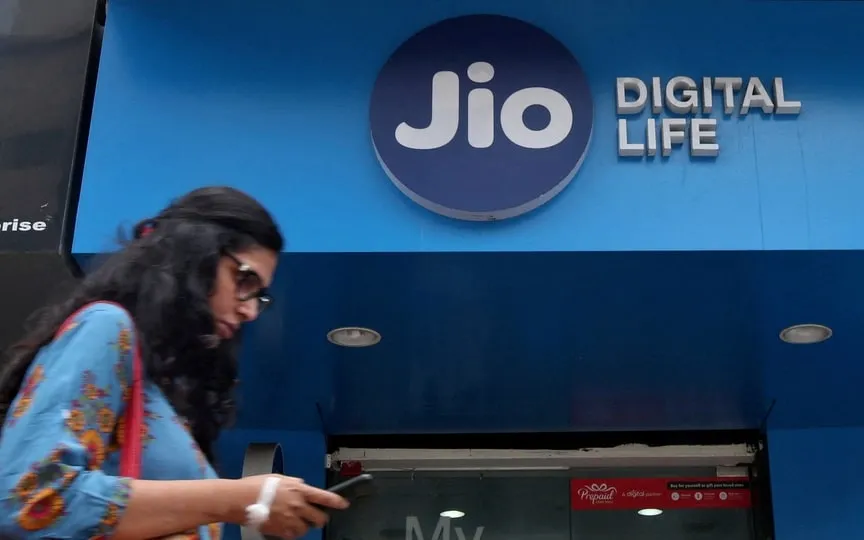 Jio prepaid users can grab special offers on prepaid recharge plans. (REUTERS)