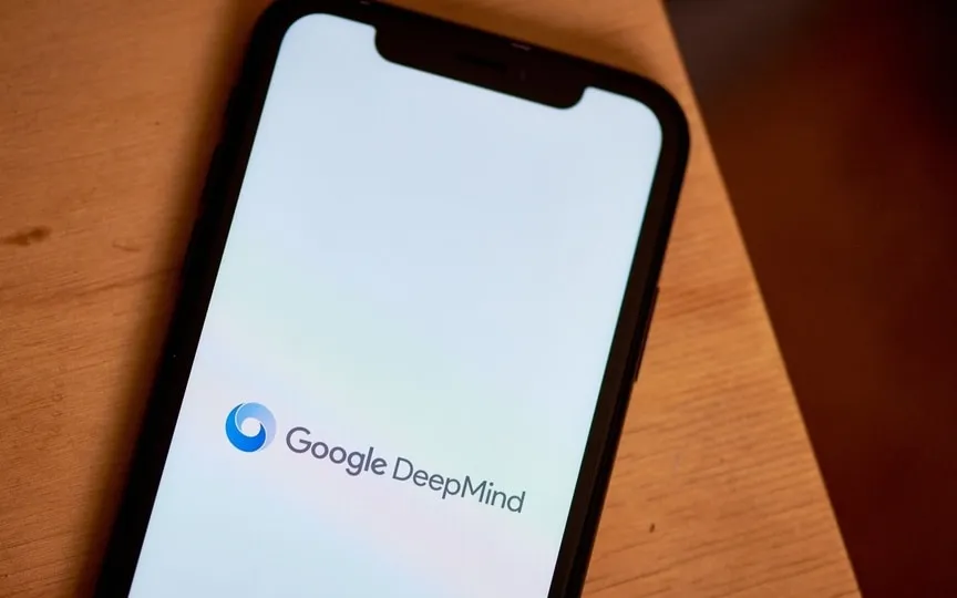 The Google DeepMind logo on a smartphone arranged in New York, US, on Saturday, Dec. 9, 2023. (Bloomberg)