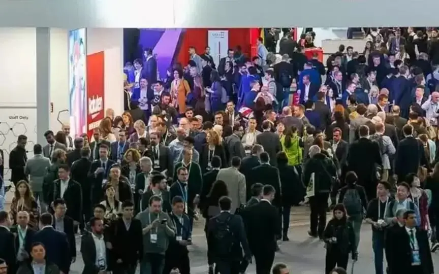 MWC 2024: From AI-driven handsets to futuristic robots, the MWC showcases cutting-edge technology shaping the mobile industry's future (MWC )