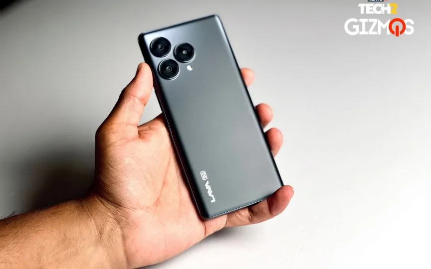 If you're looking for a beautiful-looking phone with a premium feel, clean software, and long battery life, the Lava Blaze Curve 5G is a great option, but it does come with its set of cons.