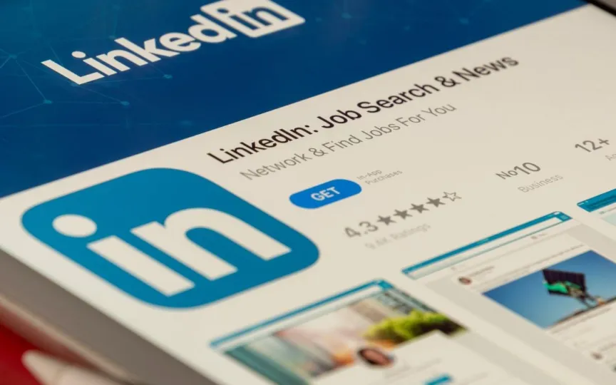 LinkedIn helps people find jobs but the platform is looking at new features to keep people on the platform. Gaming could be its latest effort.