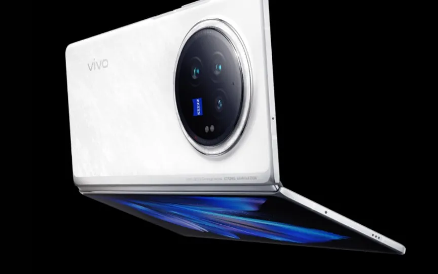 The new Vivo foldable phones have a similar design appeal, featuring a carbon-fibre hinge, and a circular back camera housing.