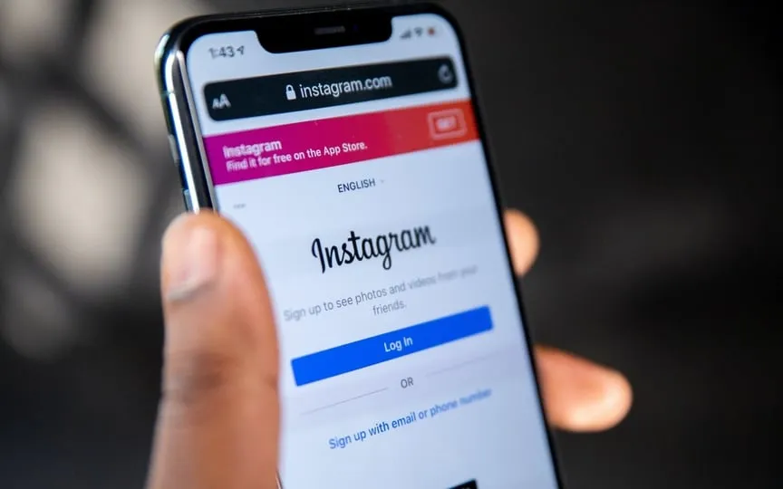 Instagram brings new features to DM with the latest update. Check details. (Unsplash)