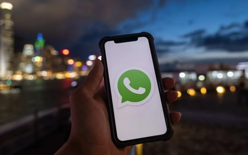 WhatsApp's new feature highlights recently active contacts, simplifying the chat initiation process. (Bloomberg)