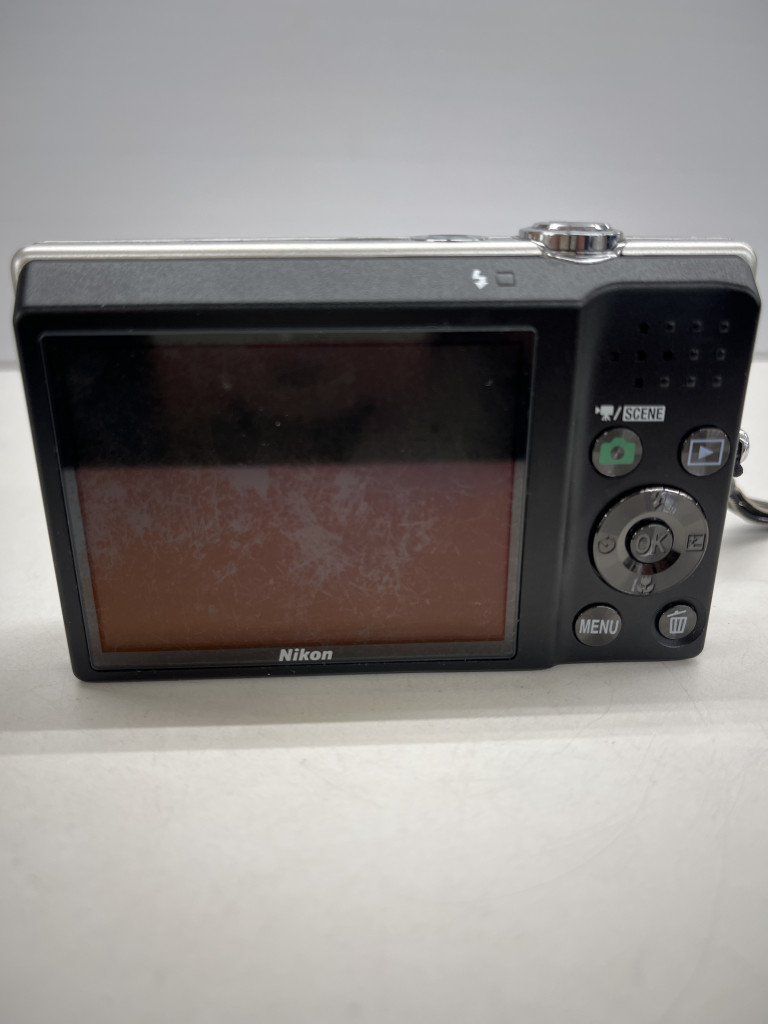 予約済みNikon COOLPIX S570 充電器、バッテリー、SD カード付 COOLPIX