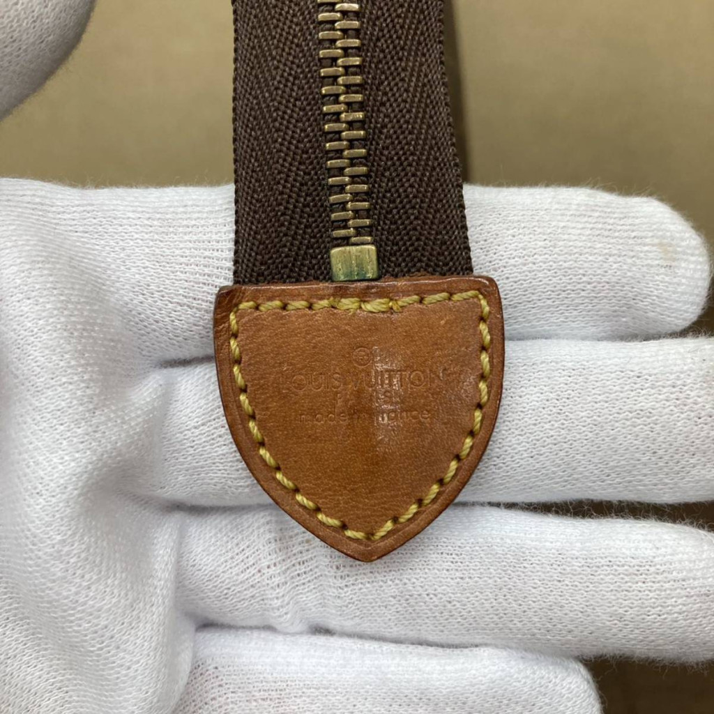 LOUIS VUITTON ルイヴィトン モノグラム ポシェット トワレット LOUIS VUITTON ルイヴィトン モノグラム ポシェット トワレット