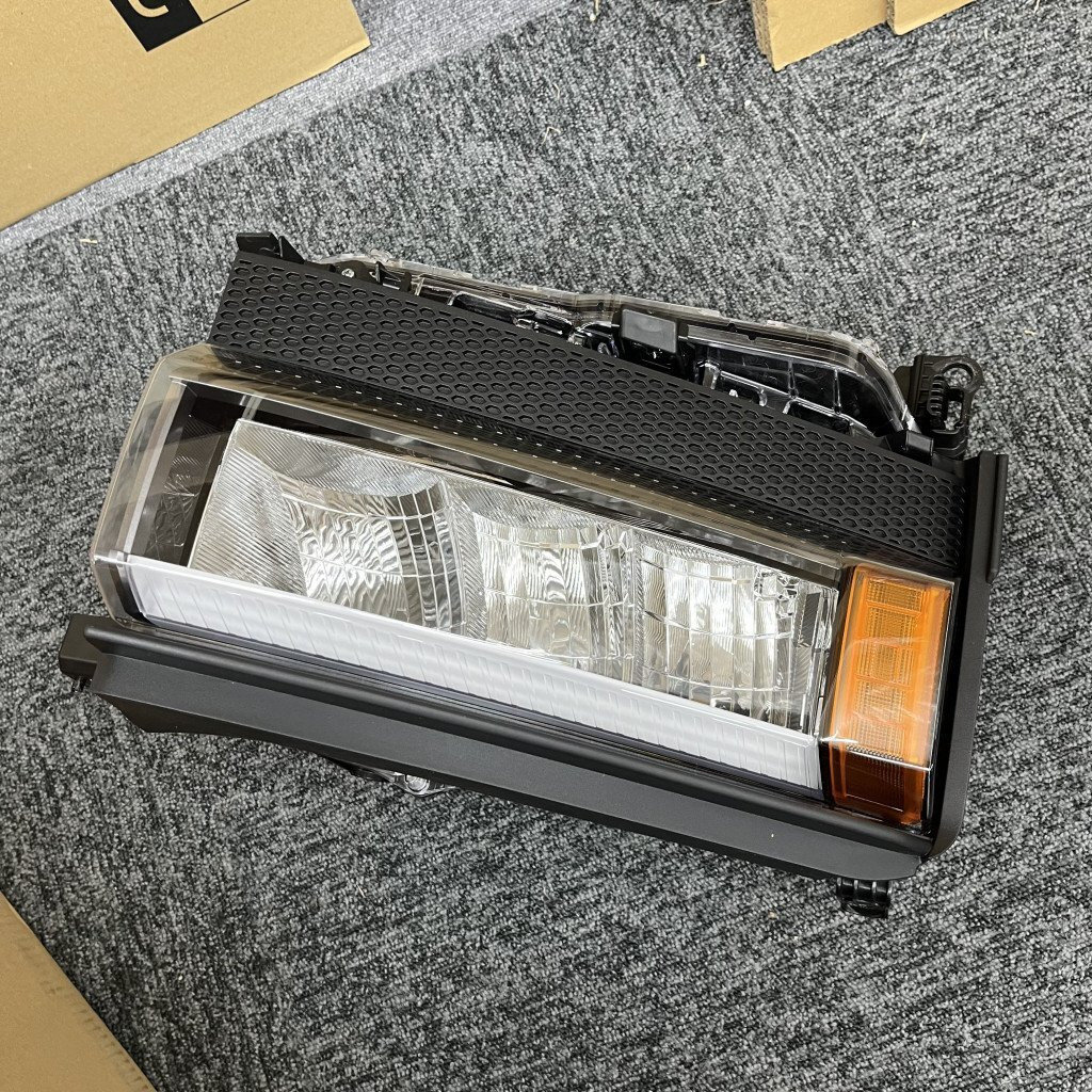 ランクル250 VX First Edition ヘッドライト - パーツ ランクル250 VX First Edition ヘッドライト - パーツ