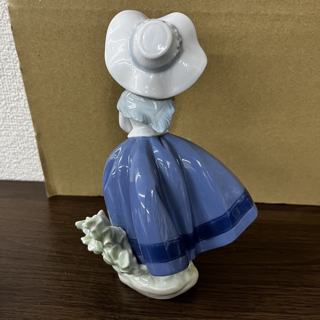 LLADRO リヤドロ 綺麗な花ばかり 甘い花の香り 少女 女の子 陶花 LLADRO リヤドロ 綺麗な花ばかり 甘い花の香り 少女 女の子 陶花