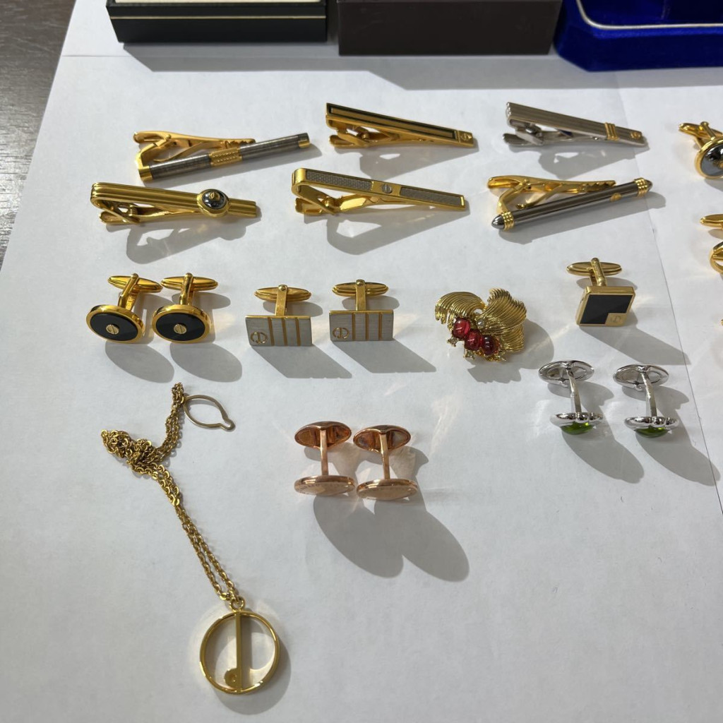 dunhill ダンヒル ネクタイピン カフスボタン ゴールド シルバー dunhill ダンヒル ネクタイピン カフスボタン ゴールド シルバー