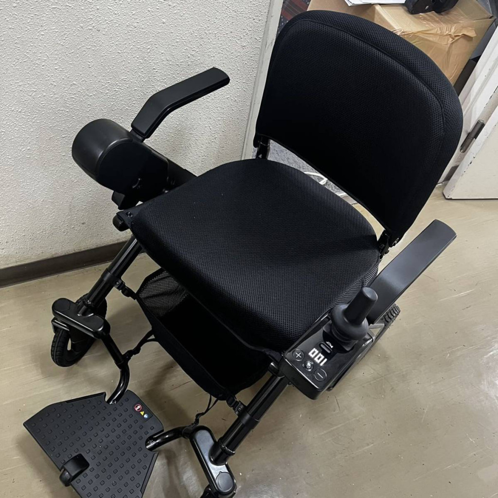 WHILL Model F ウィル 電動車椅子 買取実績|高額買取・査定なら WHILL Model F ウィル 電動車椅子 買取実績|高額買取・査定なら
