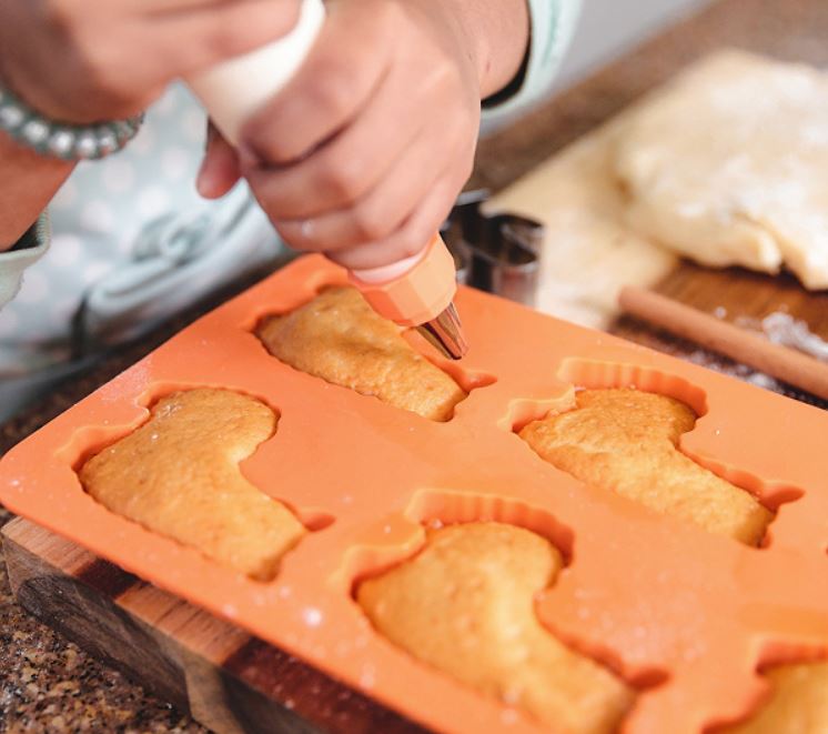 Handstand Kitchen Bake With Love Mini Mold