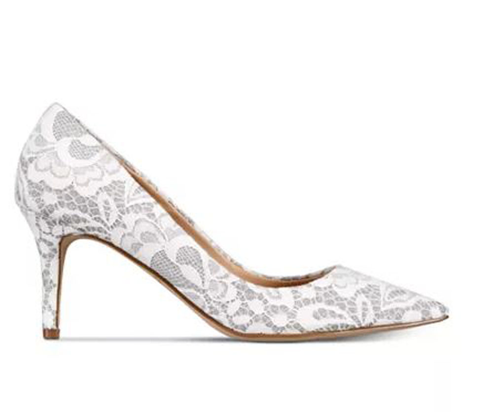 badgley mischka white pumps