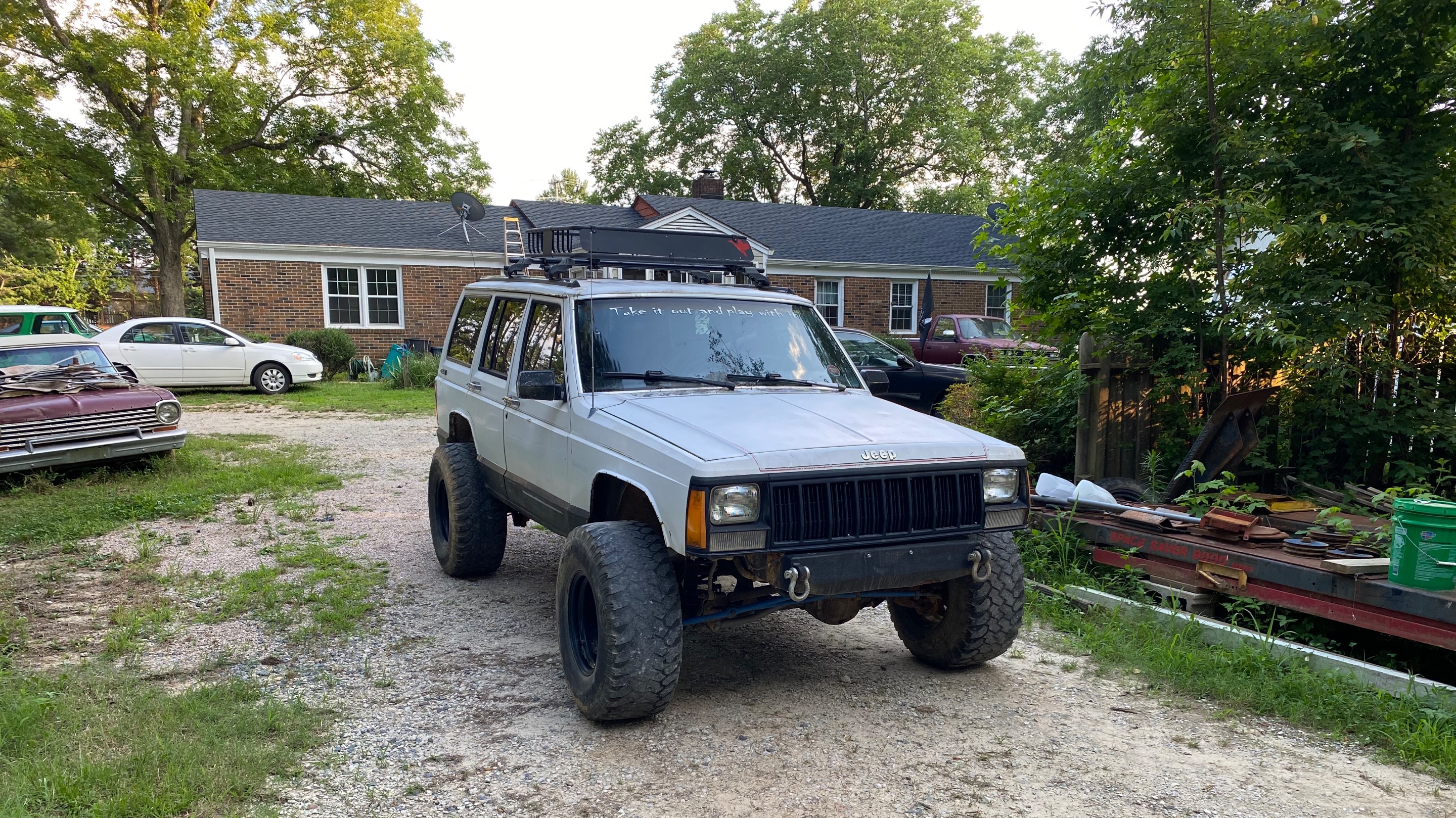 How Long is a Jeep Cherokee in Feet?