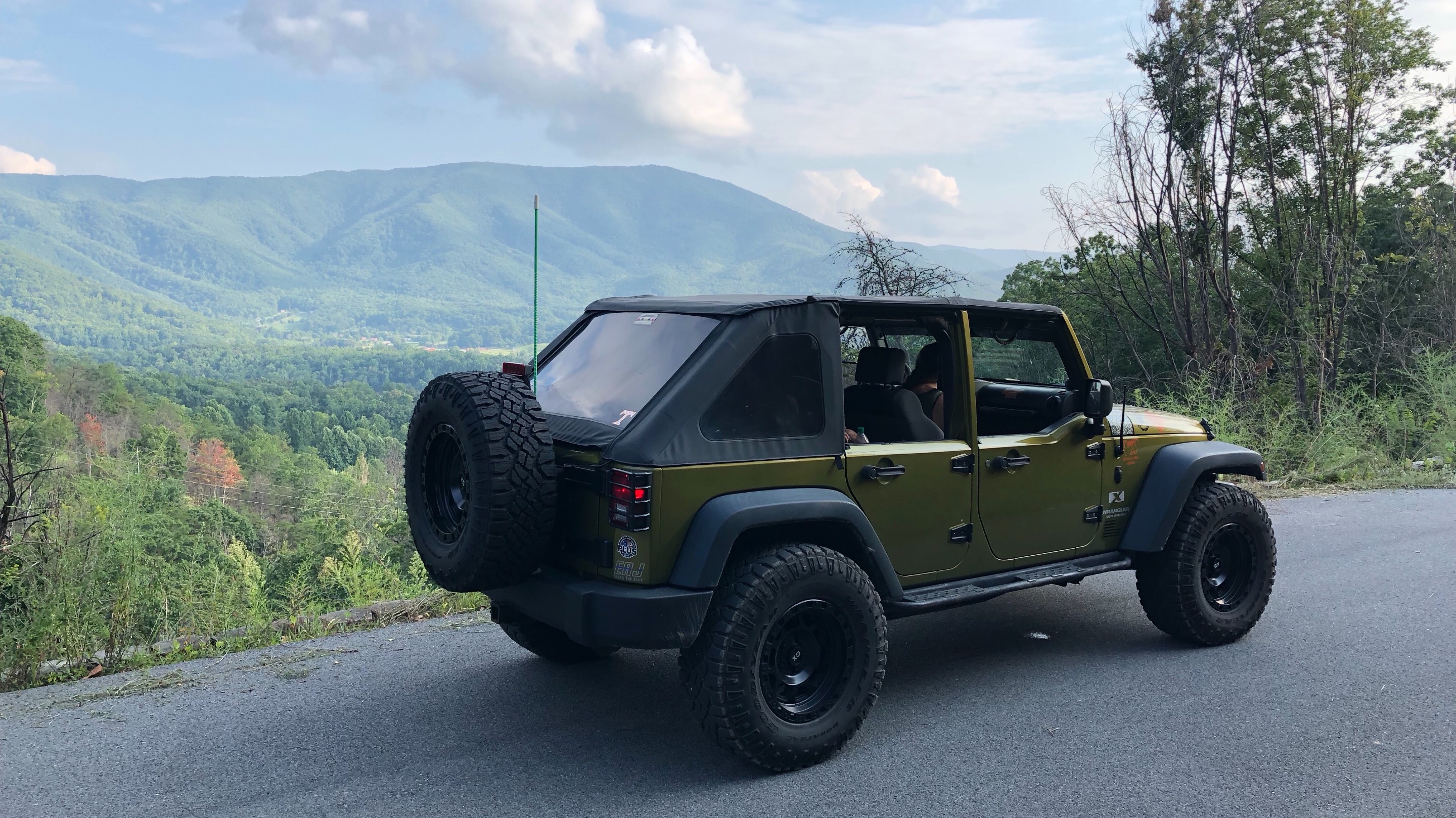 2007 Jeep Wrangler JKU - rescue green JKU 07 | REVKIT