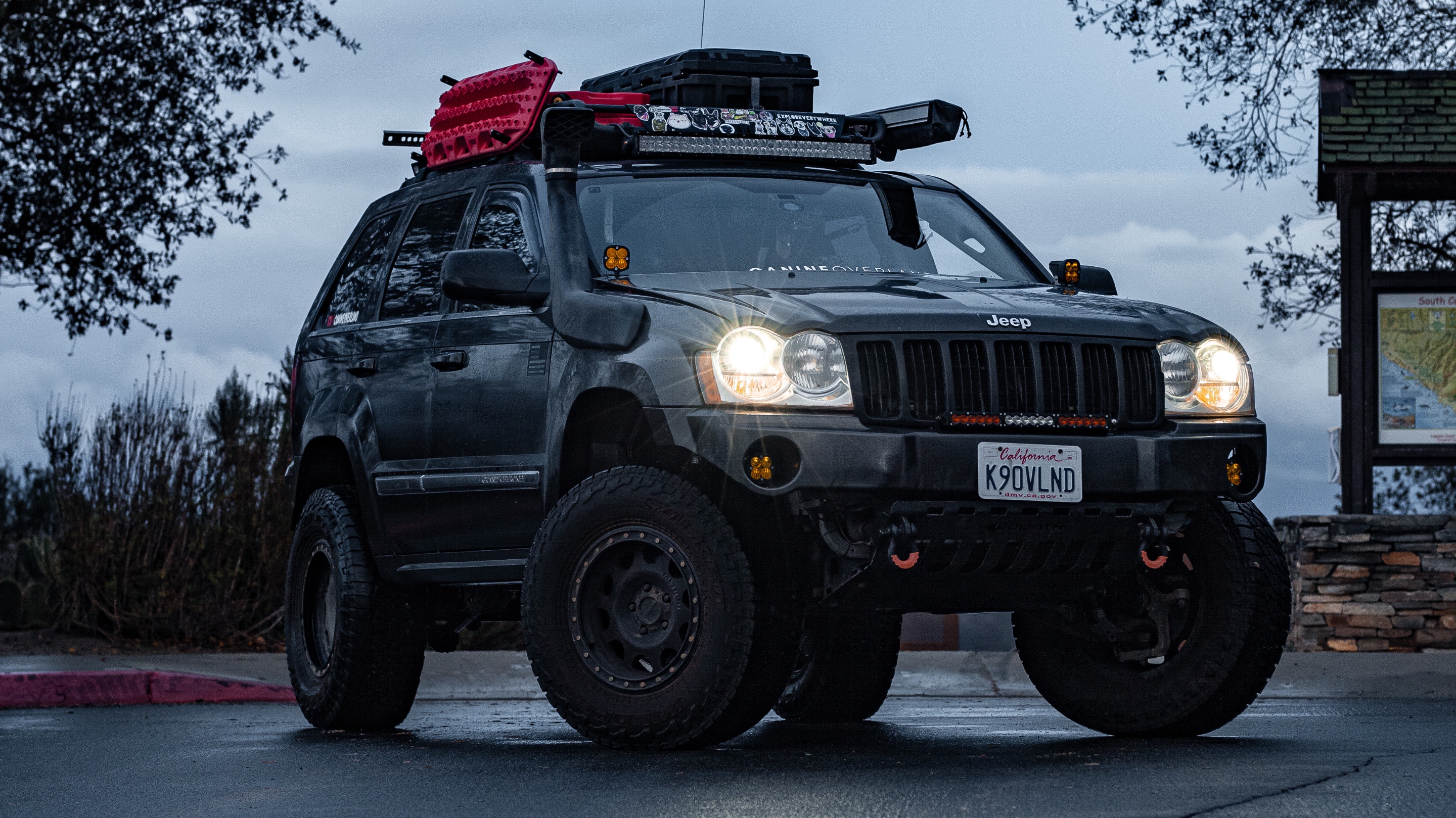 2005 Jeep Grand Cherokee WK - CanineOverland