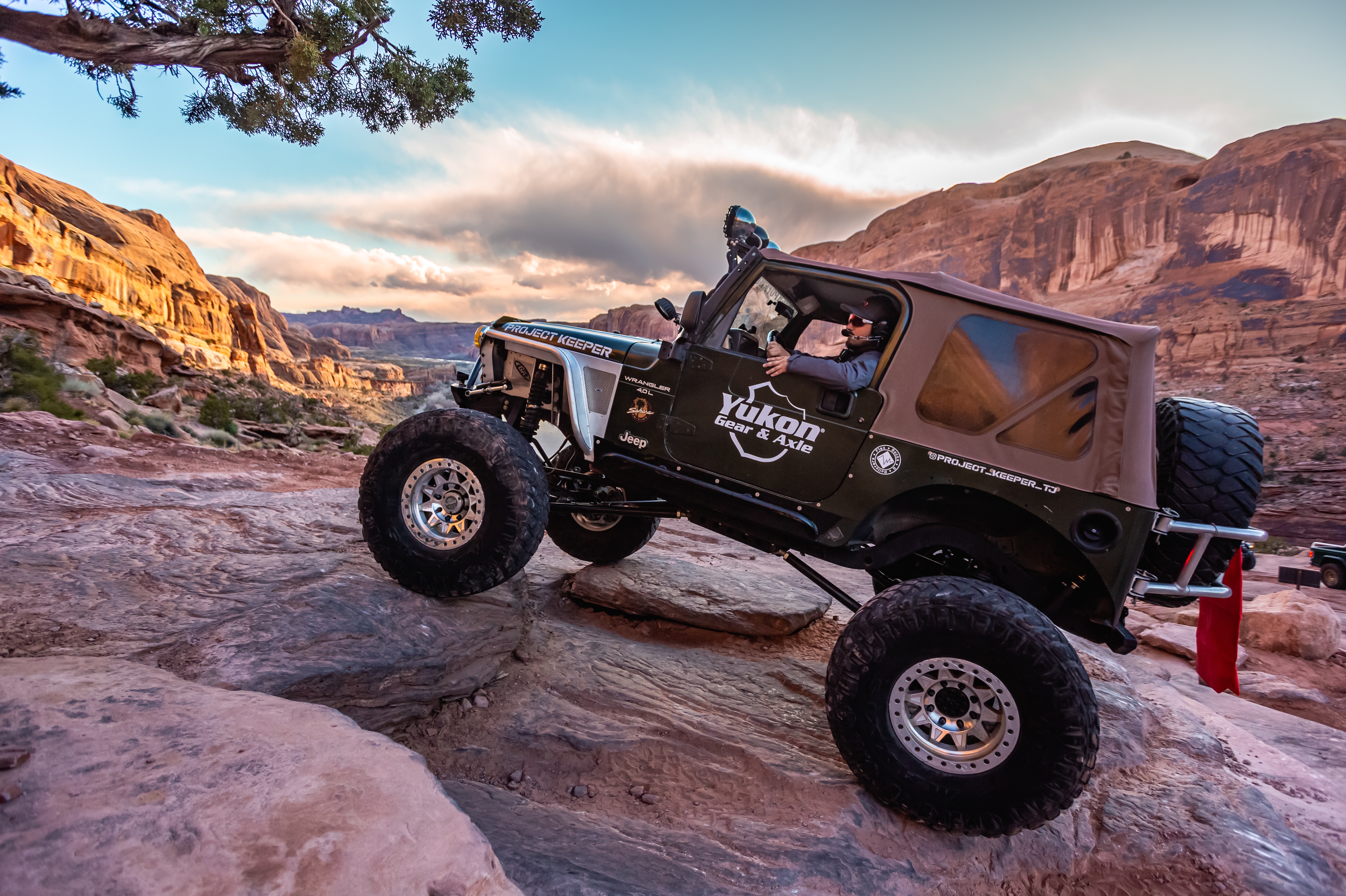 Desert Yeti custom-built 1997 Jeep Wrangler JK and trailer overlander  camper - video Dailymotion