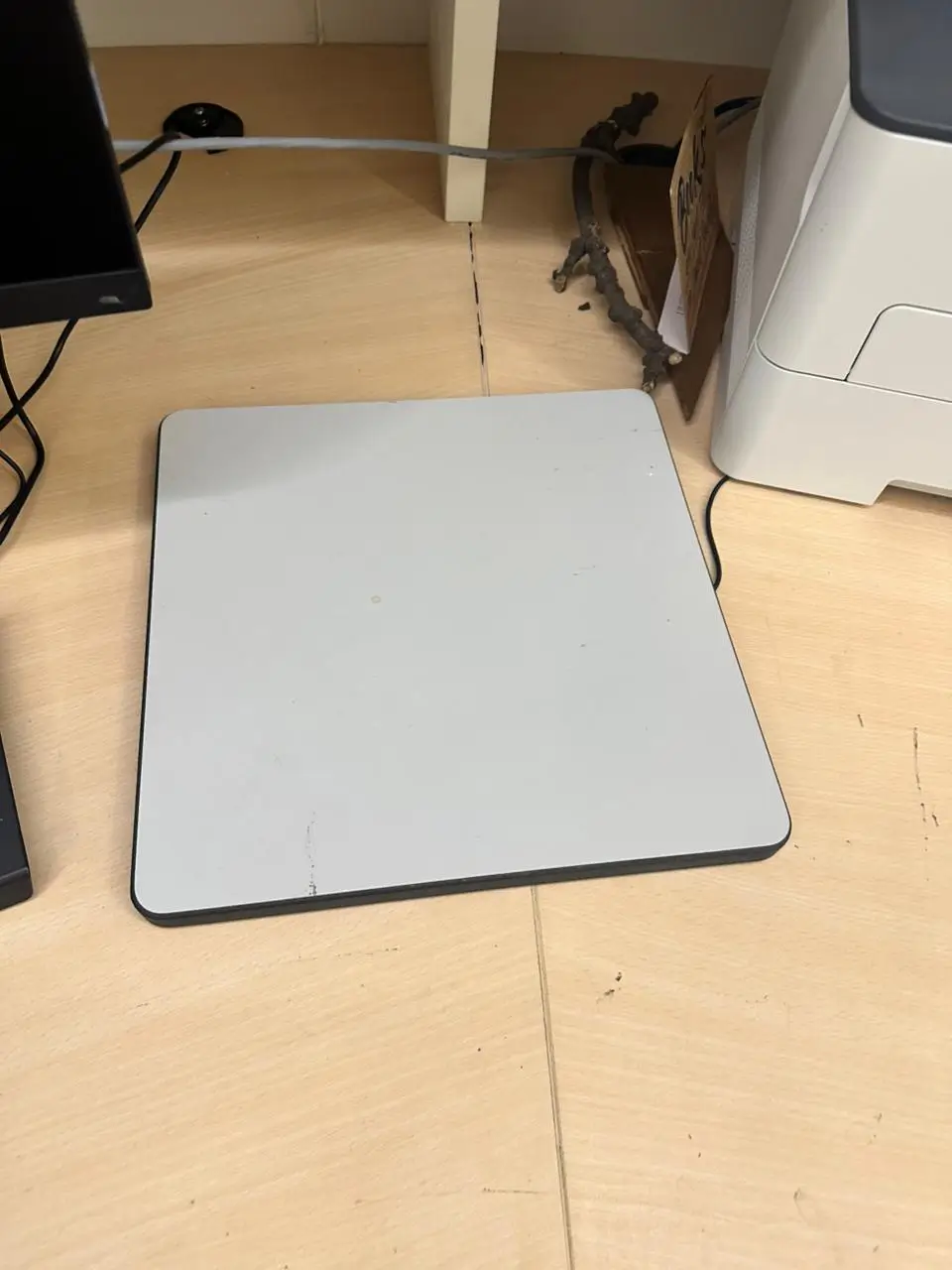 HF desktop RFID reader and writer for seamless data integration