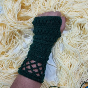 Puff Fishnet Gloves