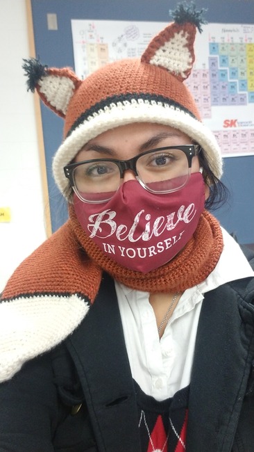 ReglasRaven's make photo for Head turning hats - November Challenge