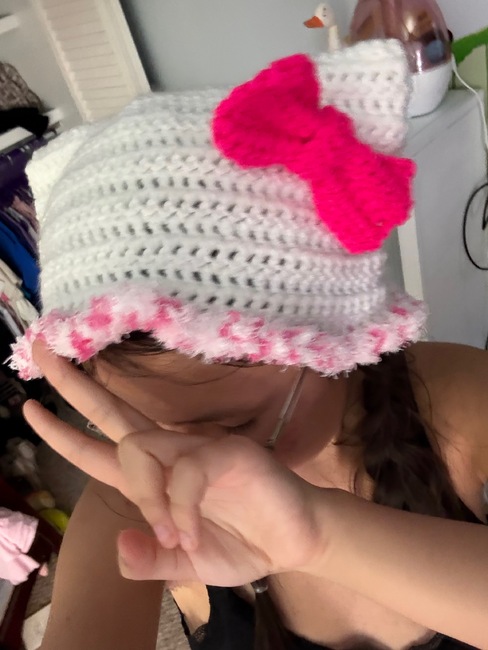 MarsOnEarf's make photo for Head turning hats - November Challenge