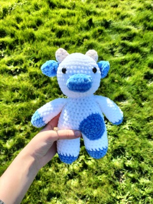 Mini blue cow friend <3