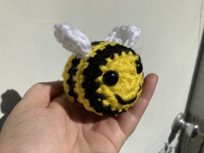 Bee Amigurumi mini