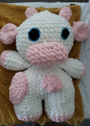 FREE cow plushie: Crochet pattern