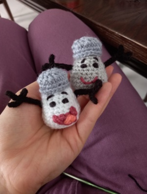 CROCHET PATTERN: Salt and Pepper Shakers