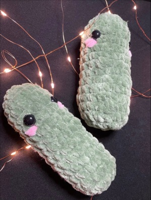Tiny pickle ✨ pattern from @babycakesstudios #pickle #pickles #crochet