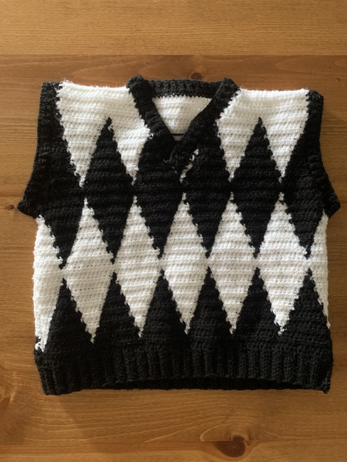 FREE Preppy Diamond Vest: Crochet pattern