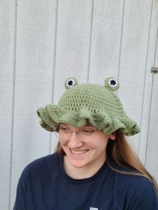 Frog bucket hat