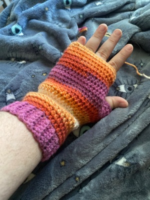 Cozy Striped Crochet Gloves Free Pattern & Tutorial